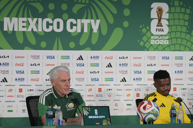 Broos pede que África do Sul ignore pressão da torcida do México na estreia da Copa do Mundo
