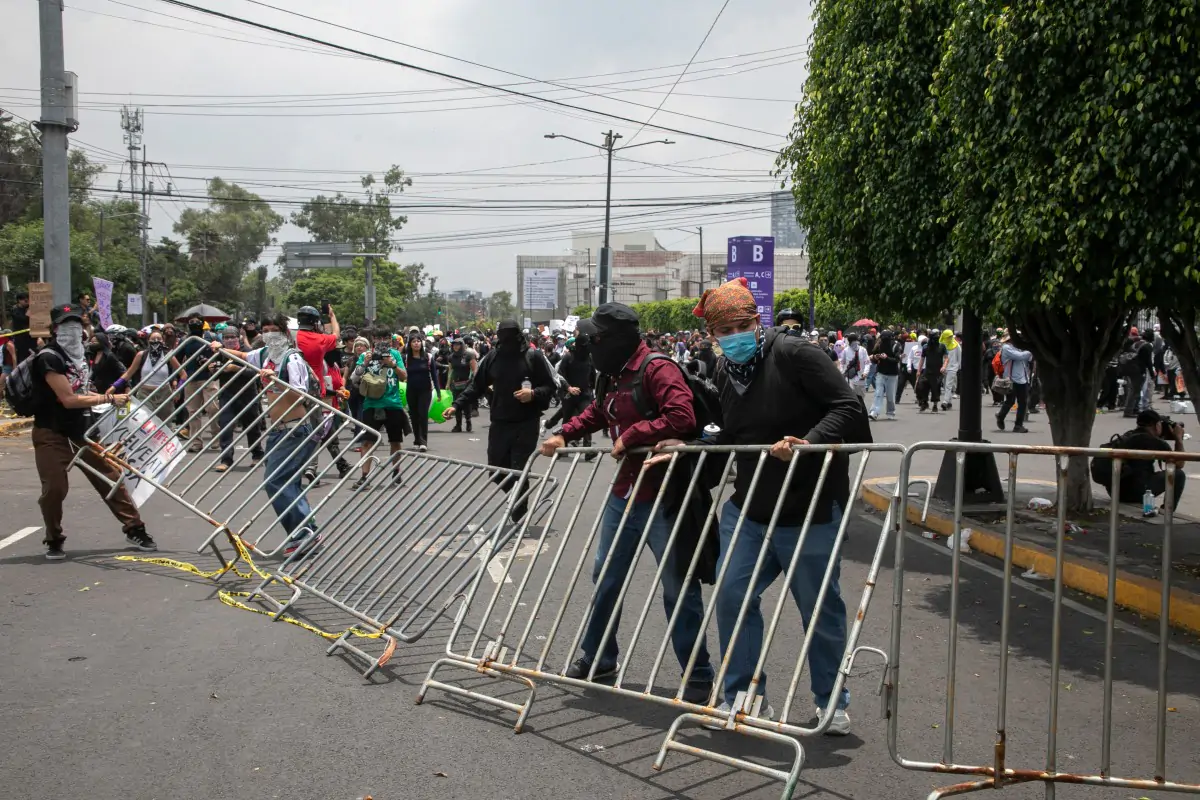 Protestos e confrontos com a polícia marcam estreia da Copa no México