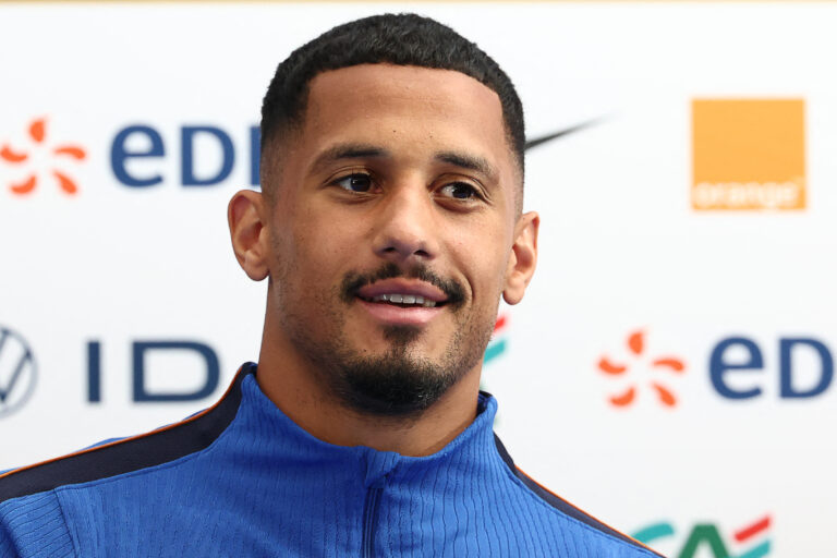 William Saliba diz jogar a Copa do Mundo com dores nas costas