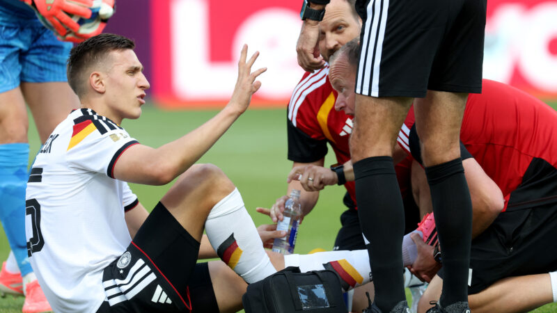 Nico Schlotterbeck sofre ruptura ligamentar no tornozelo e está fora da Copa do Mundo