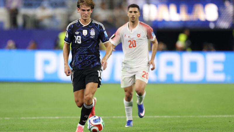 Nico Paz permanecerá no Como na temporada 2026-2027 após acordo com o Real Madrid
