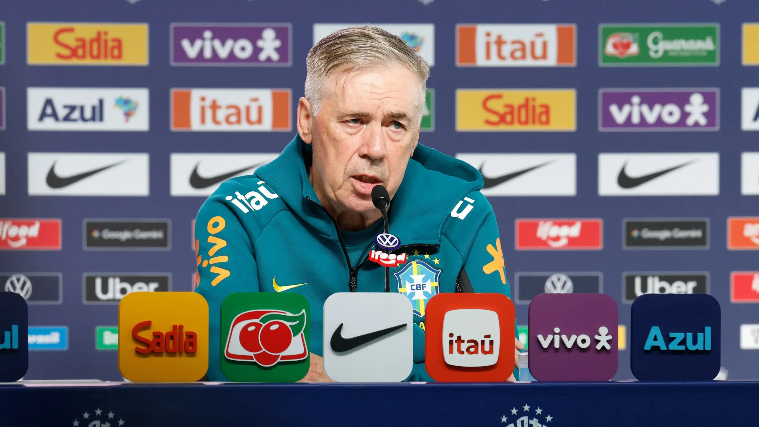 Ancelotti diz recorrer à fé para evitar novas lesões na Seleção e completa 67 anos em concentração