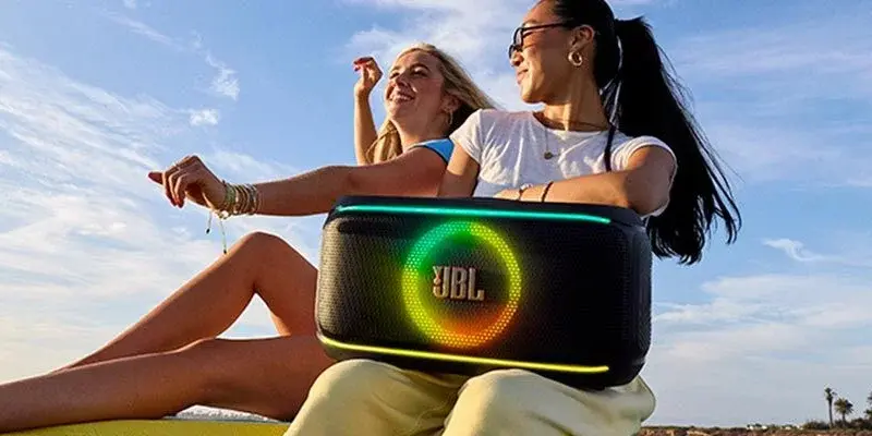 Super Ofertas da Shopee traz descontos em caixas de som de marcas como Philco e JBL