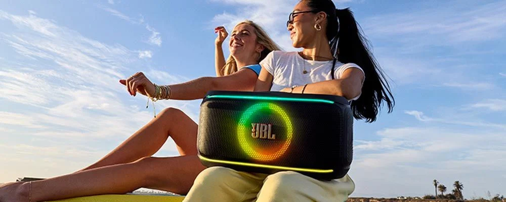 Super Ofertas da Shopee traz descontos em caixas de som de marcas como Philco e JBL