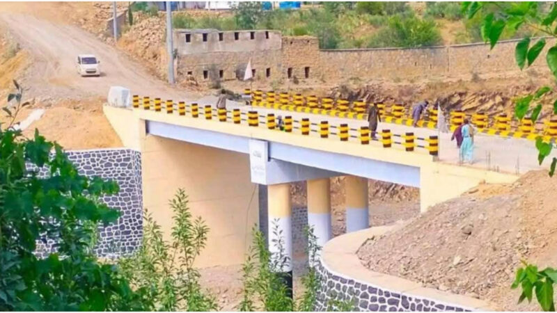 Moradores financiam ponte de R$ 162 mil em Khost após pedidos ignorados por autoridades locais