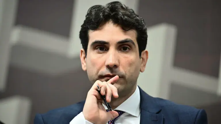 Copom reduz Selic para 14,25% e sinaliza maior cautela sobre continuidade dos cortes