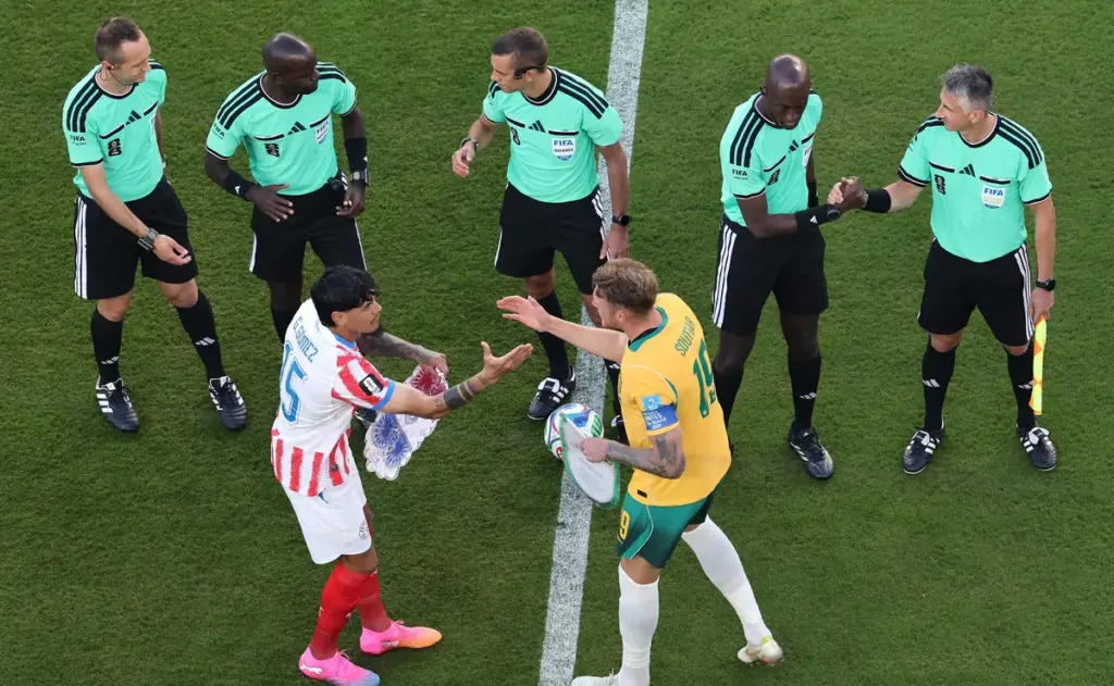 Gustavo Gómez se destaca e Maurício tem atuação discreta no empate do Paraguai com a Austrália