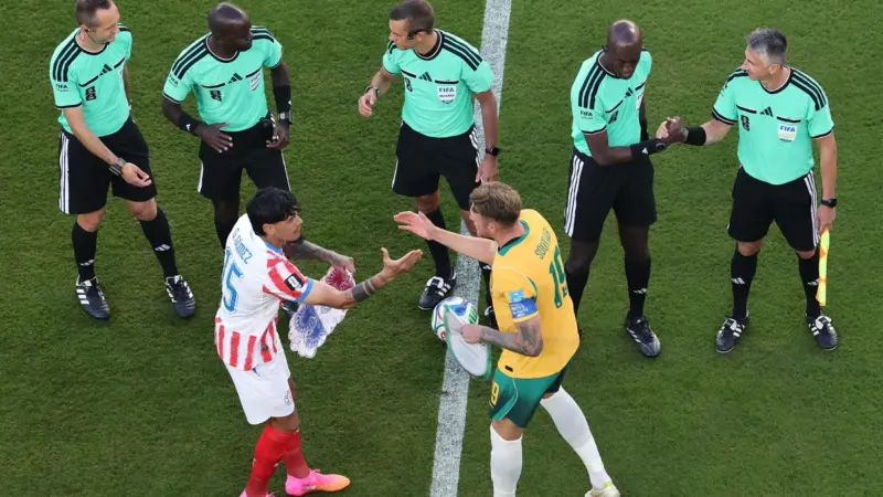 Gustavo Gómez se destaca e Maurício tem atuação discreta no empate do Paraguai com a Austrália