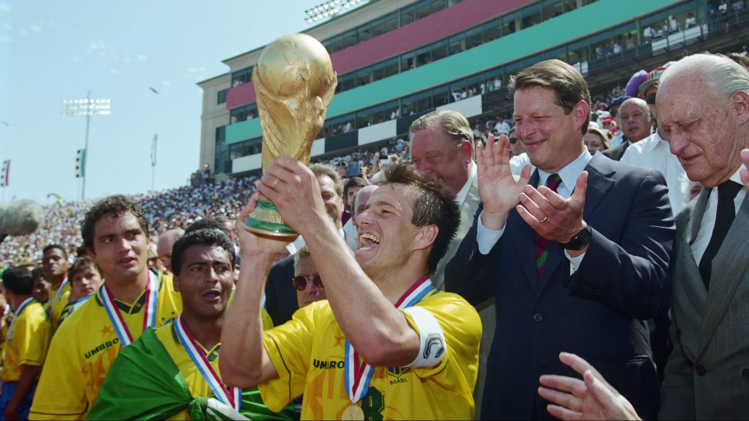Dunga diz que jejum de 24 anos pode favorecer o Brasil rumo à Copa do Mundo de 2026