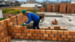 Costureira do Paraná vira pedreira, passa 12 anos em obras, constrói a própria casa e restaura Opalas antigos