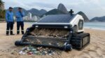 Robô compacto que peneira a areia ganha confiança de equipes de limpeza e reduz esforço manual
