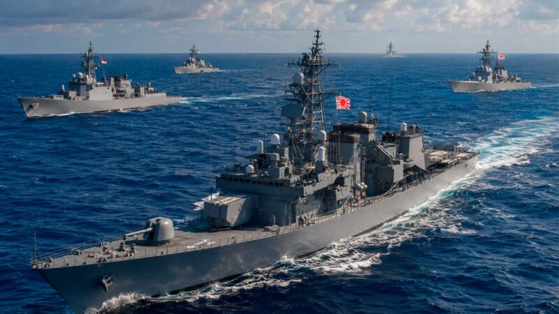 Japão e Indonésia iniciam conversas técnicas sobre transferência de destróieres Asagiri para ampliar cooperação naval
