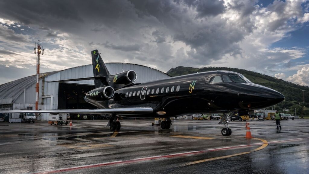 Conheça jato de r$ 250 milhões de neymar fica 5 dias no pátio de aeroporto em sc porque não cabe no hangar e pode ter gerado conta de cerca de r$ 6,3 mil apenas com pouso e pernoites