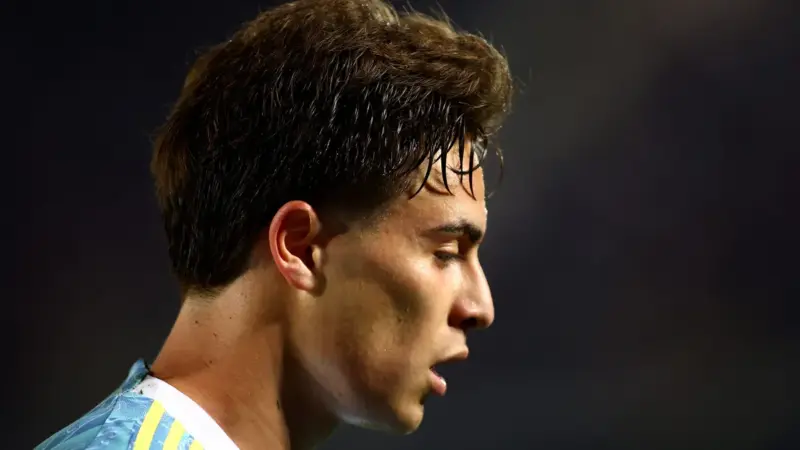 Kenan Yildiz entra no segundo tempo, mas Turquia perde para Austrália por 2 a 0 na Copa