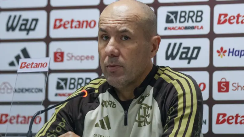 Leonardo Jardim e Flamengo planejam usar janela da Copa para promover jovens da base