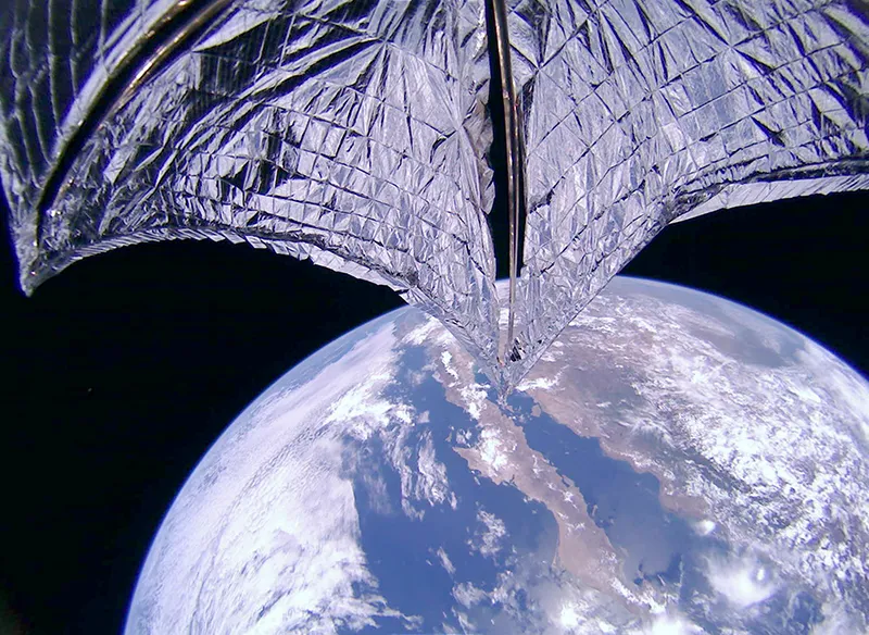 Entenda como navegar pela luz: o futuro da exploração espacial pode estar nas velas solares