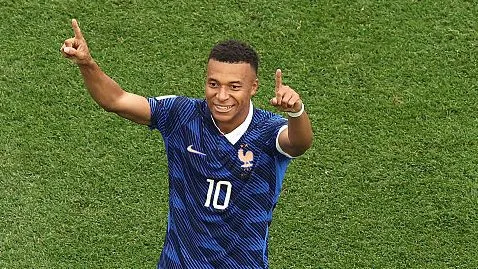 Messi, Mbappé e Haaland se destacam e comandam vitórias de suas seleções na Copa
