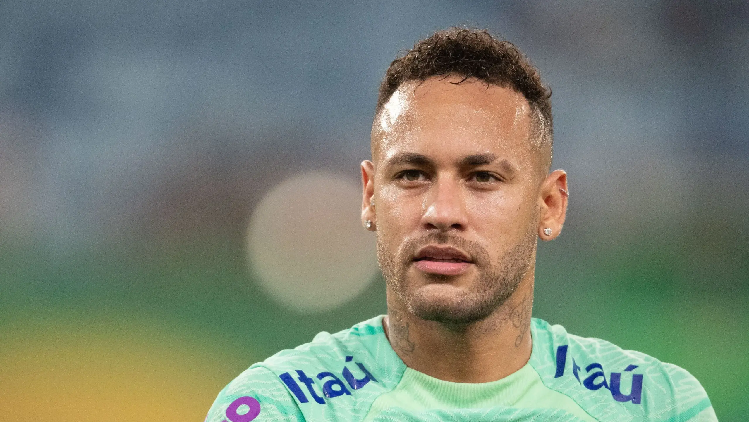 Neymar apresenta evolução em exame e se aproxima de retorno à Seleção após lesão na panturrilha