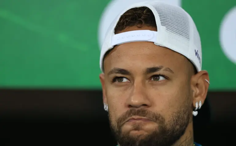 Neymar apresenta evolução em exame e se aproxima de retorno à Seleção após lesão na panturrilha