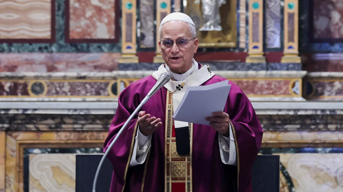 Descubra papa leão vai À espanha com foco nos migrantes e na polarização