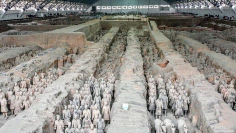 Agricultores encontram Exército de Terracota enquanto cavavam poço durante seca em 1974