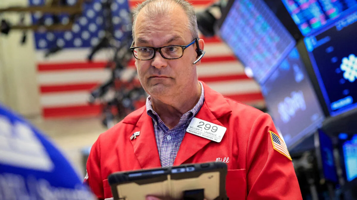 Wall Street abre em queda com nova onda de vendas no setor de tecnologia