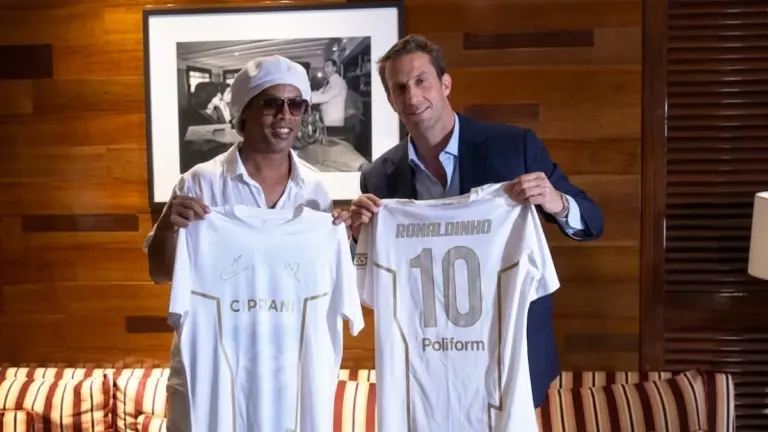 Ronaldinho Gaúcho reforça Ravenna, clube da Série C italiana anuncia contratação