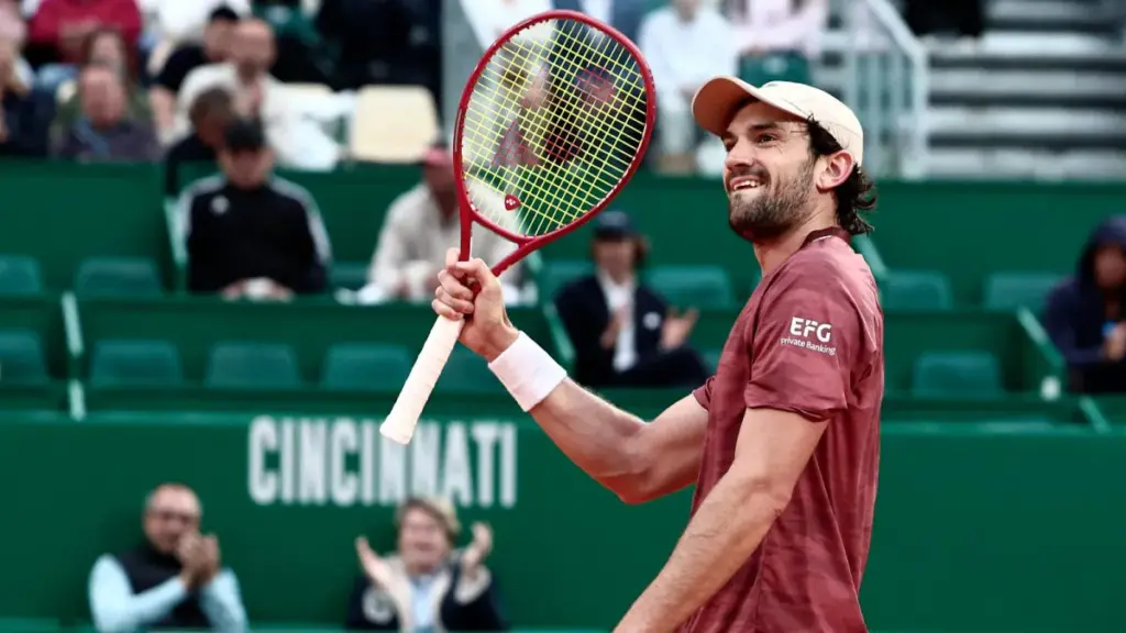 Vacherot anuncia que ficará fora de Wimbledon por fratura no pé; ausência pode beneficiar João Fonseca