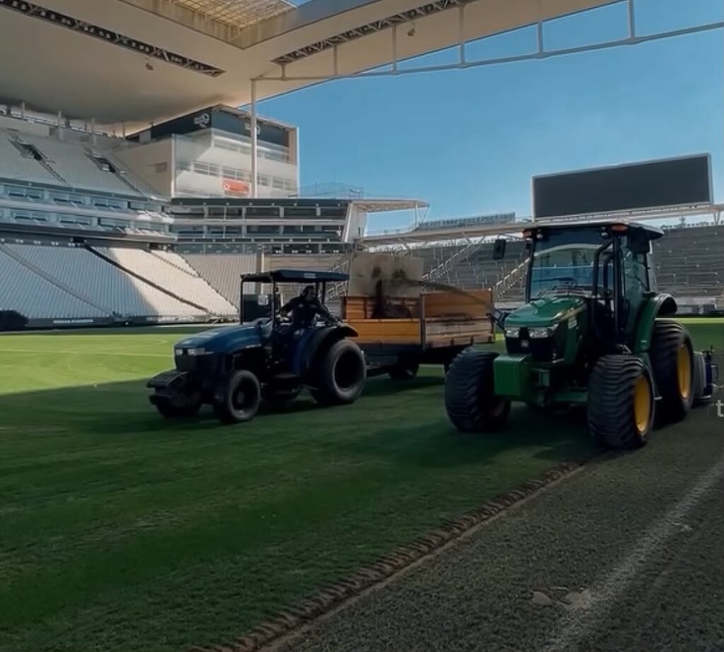 Corinthians inicia substituição do gramado da Neo Química Arena durante pausa da Copa de 2026