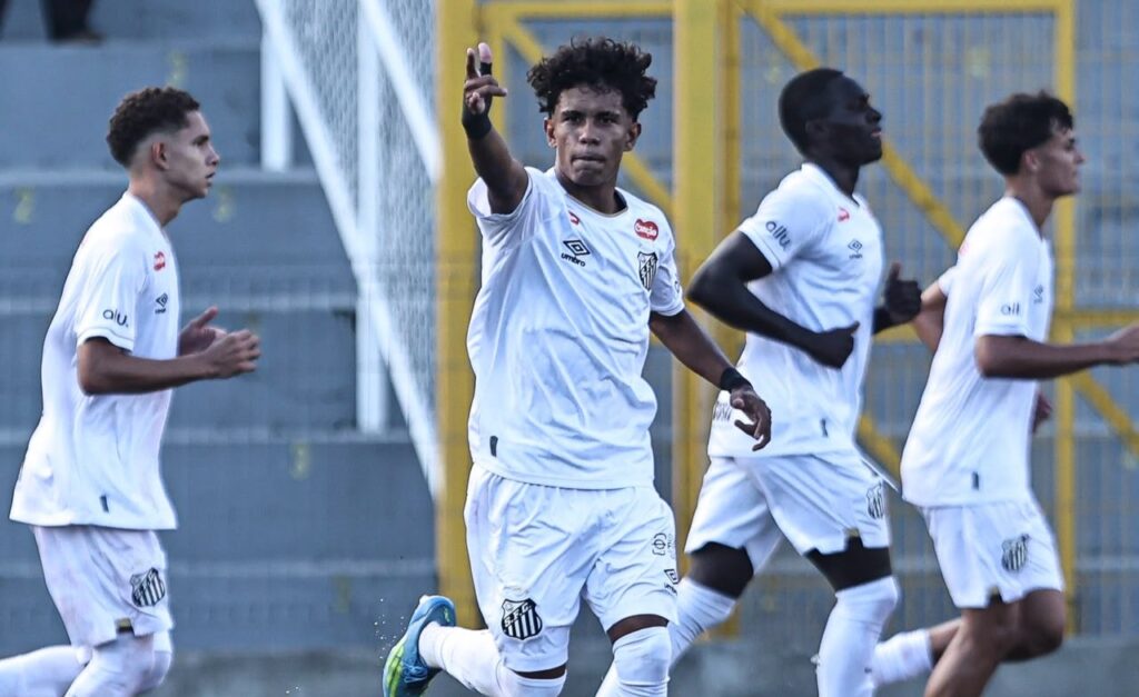 Nadson marca pelo sub-17 e mira clássico contra o Palmeiras pelo sub-20