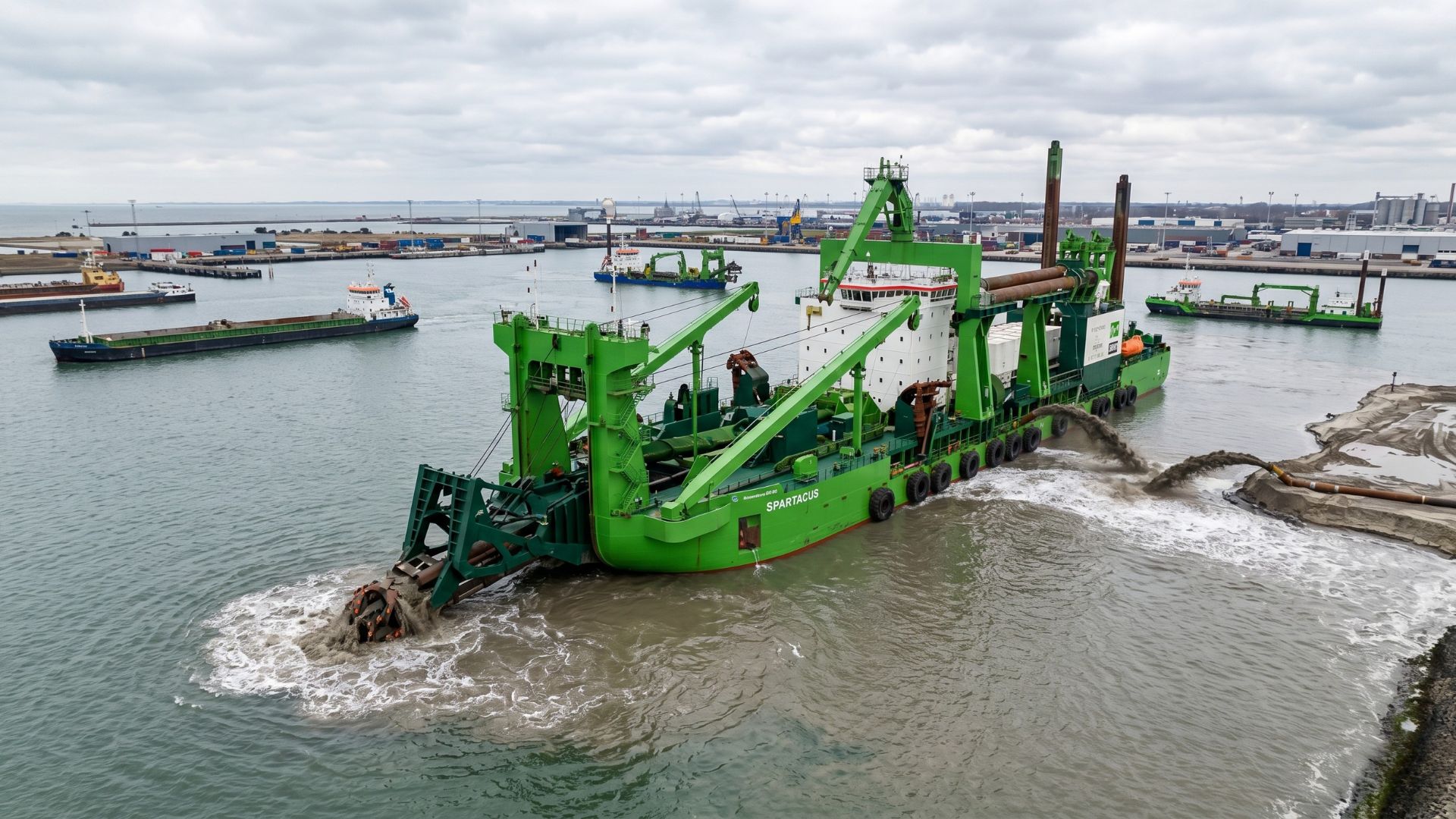 Descubra a draga mais poderosa do mundo parece uma escavadeira colossal flutuando no mar: spartacus mede 164 metros, concentra 44.180 kw de potência, corta solo duro a até 45 metros de profundida…