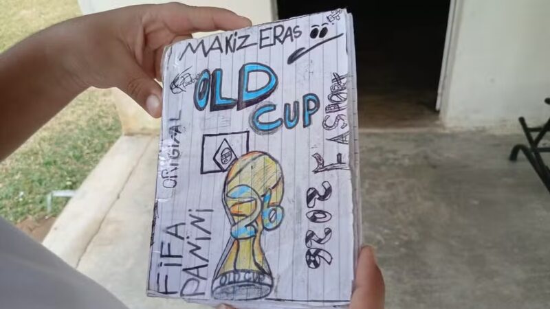 Menino de 11 anos do Sertão da Paraíba cria álbum artesanal da Copa do Mundo de 2026 e chama atenção pelo desenho