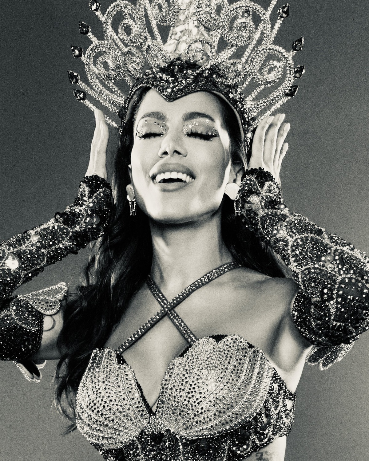Descubra anitta está à beira de entrar para o ‘billions club’ do spotify; descubra com qual música