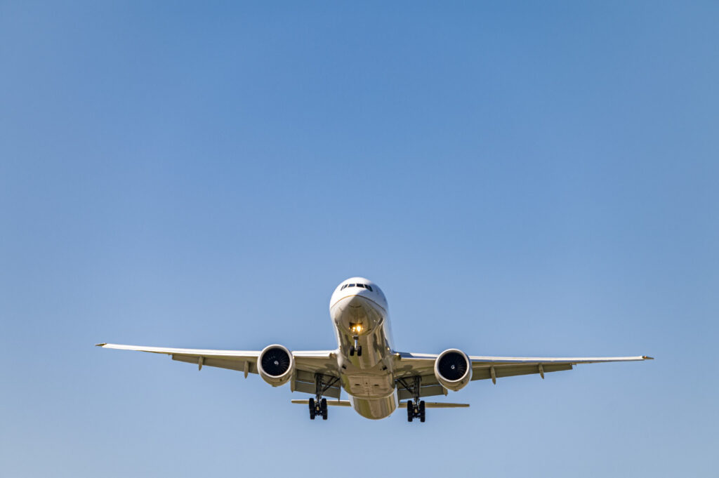 Conheça lucro das companhias aéreas deve cair pela metade em 2026 com alta do combustível