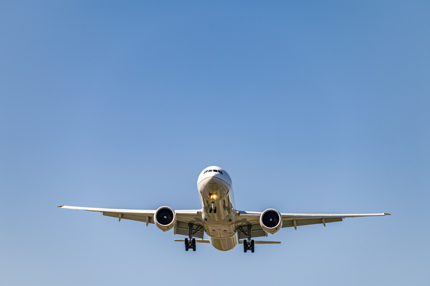 Conheça lucro das companhias aéreas deve cair pela metade em 2026 com alta do combustível