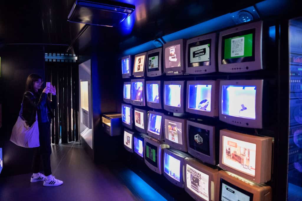 Bit Bus: ônibus-museu já levou ciência a mais de 45 mil pessoas