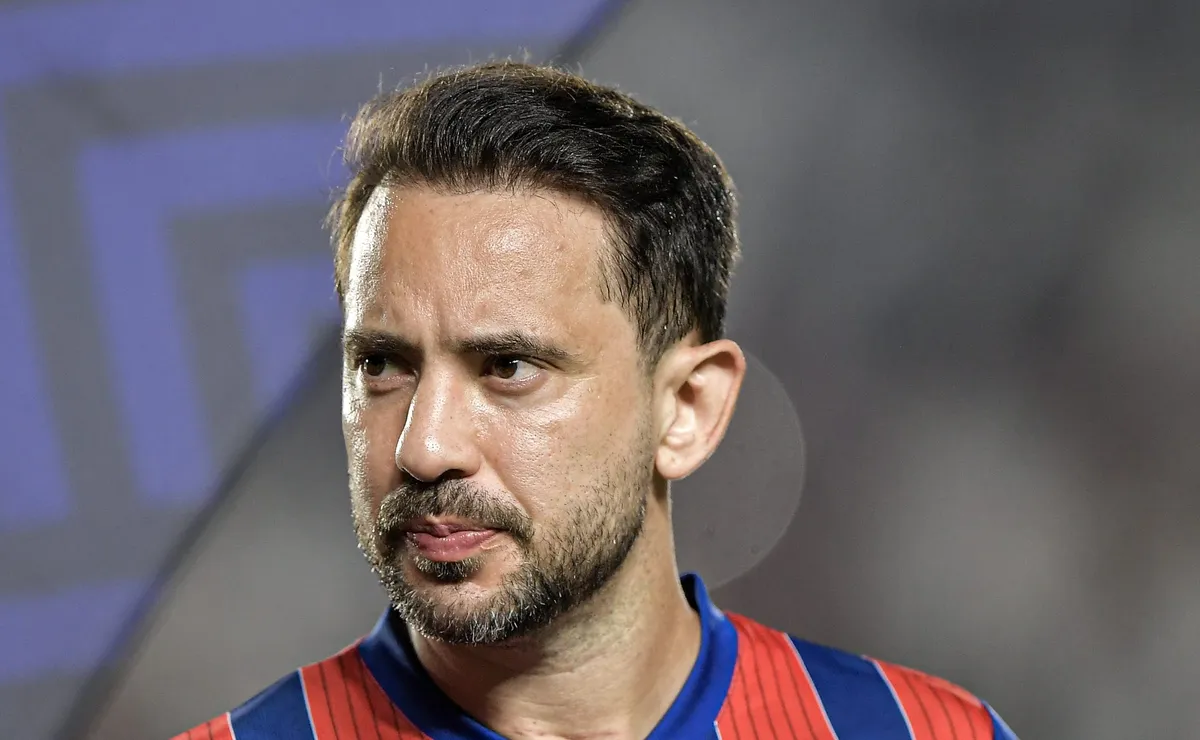 Everton Ribeiro enfrenta fase difícil no Bahia, mas descarta saída