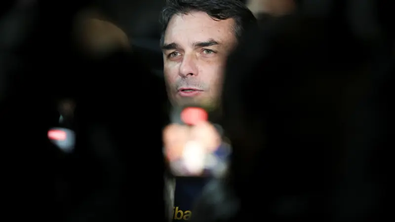 Flávio Bolsonaro afasta Caiado e Zema como opções de vice: “não faltam bons quadros” na direita