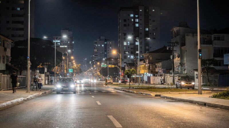 Entenda como iluminação da cidade pode estar piorando sua alergia; entenda