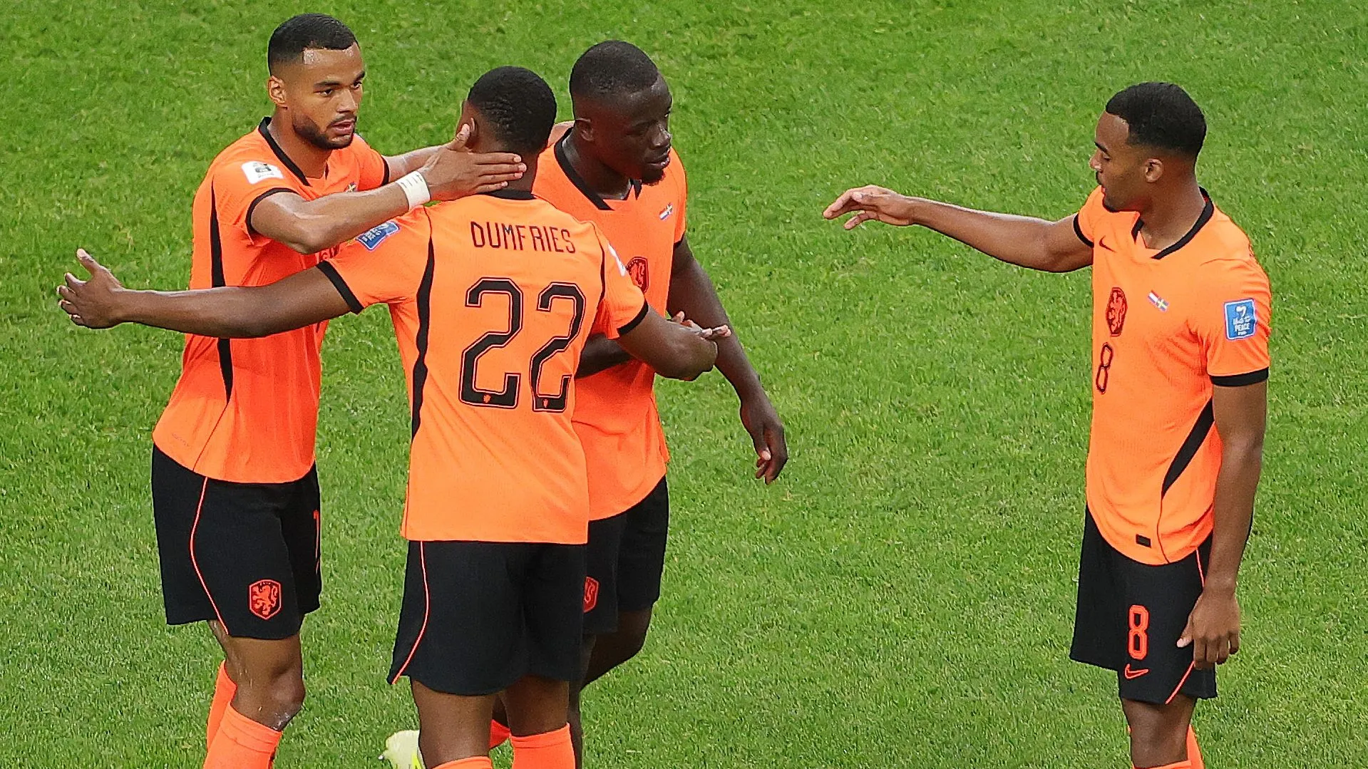 Favoritos vencem, Curaçao faz história e Alemanha se garante na fase eliminatória da Copa