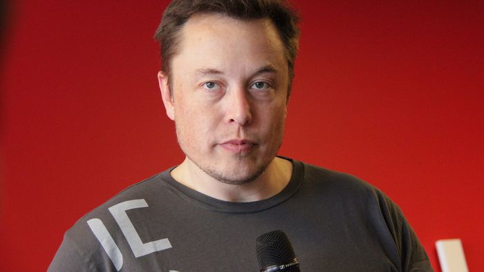 Elon Musk chega a US$ 1,27 trilhão e amplia folga sobre o 2º mais rico do mundo