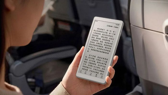 Saiba mais sobre “kindle com cara de celular”: novo dispositivo para leitura tem android e 4g
