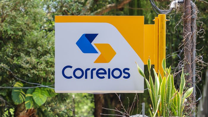 Governo propõe devolução de celulares roubados em agências dos Correios, anuncia Lula
