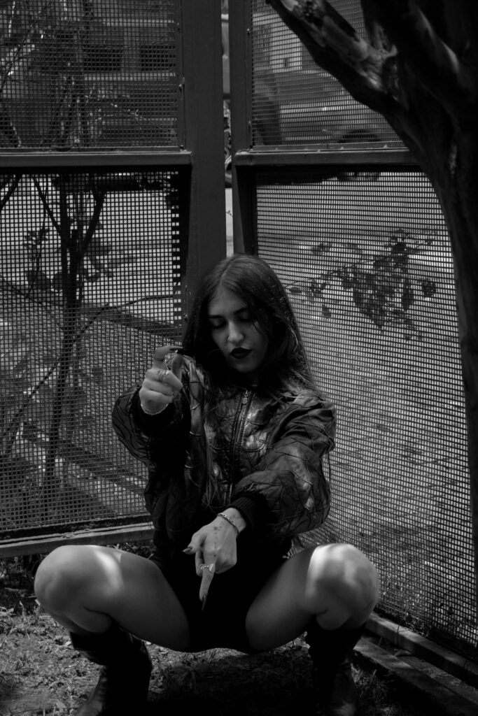 Entenda como kiddo lança videoclipe de “mãe de pet”, anunciando disco de estreia 