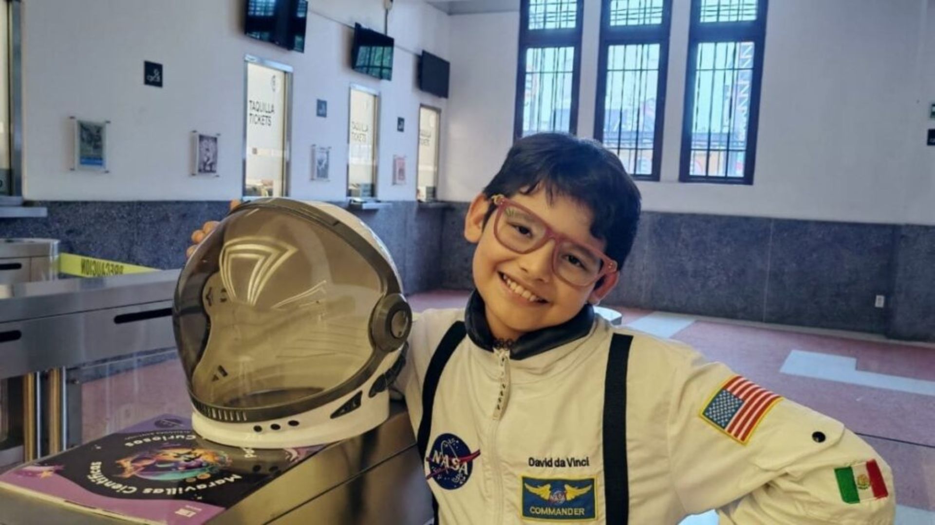Menino mexicano de 10 anos, David Camacho, tem QI de 162, treinou na NASA e criou app após sofrer bullying