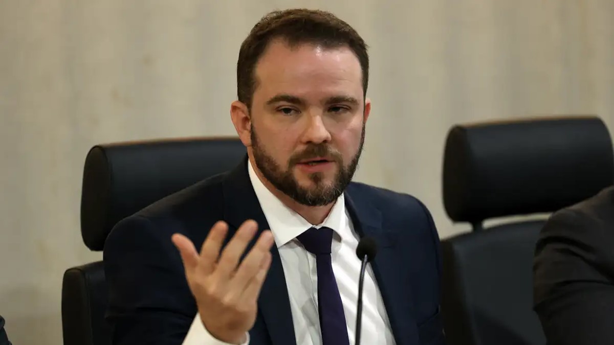 Veja como durigan defende diplomacia para tratar com os eua de designação de pcc e cv como terroristas