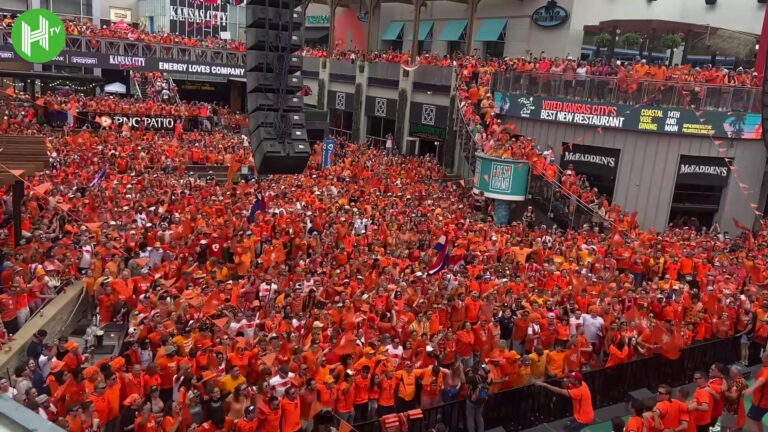 Torcida holandesa domina Kansas City antes de jogo contra a Tunísia