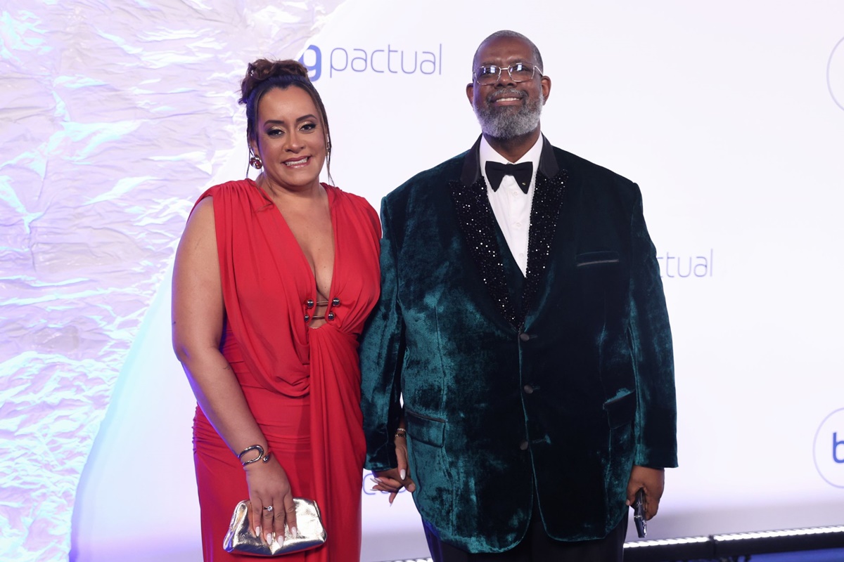 Prêmio da Música Brasileira 2026 reúne artistas no tapete azul em homenagem a Cazuza