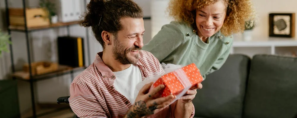 Entenda como o que presentear no dia dos namorados? 5 dicas de presentes