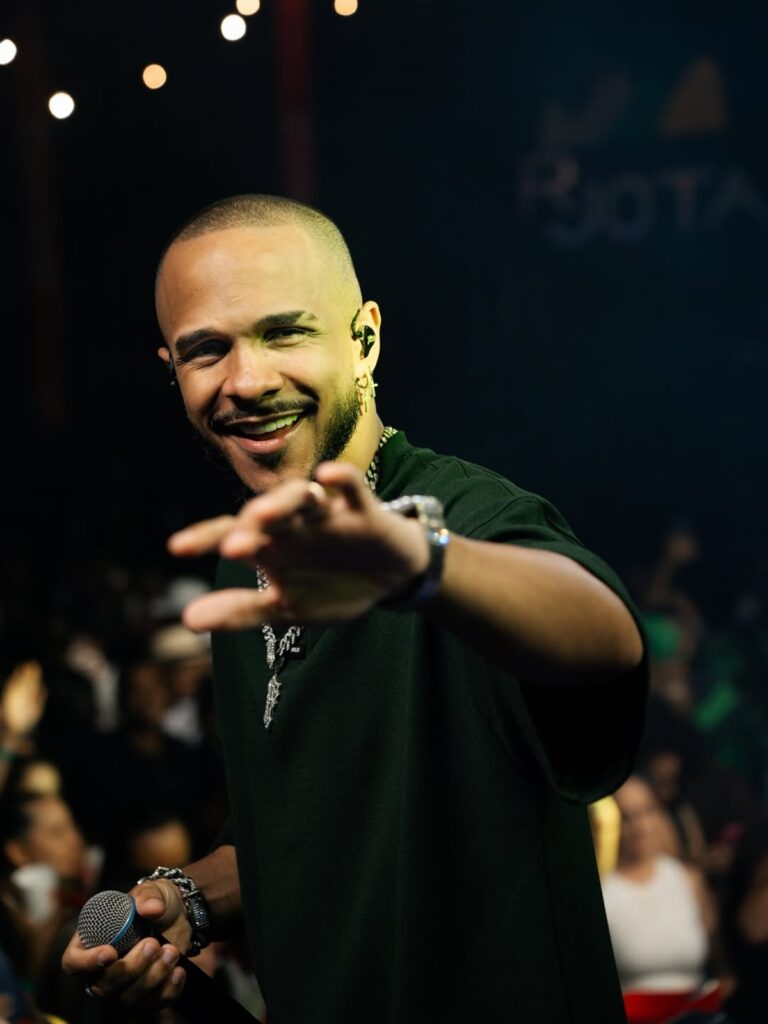 Fabinho lança single do DVD “Do Chão ao Céu” e avança como destaque do pagode